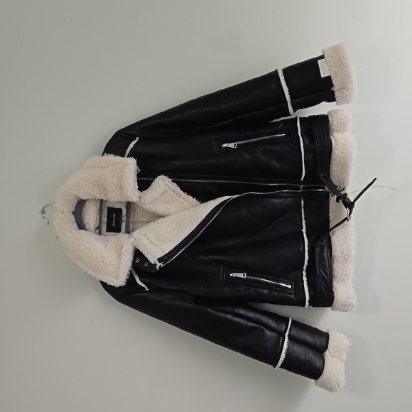 STRADIVARIUS FAUX LEATHER SHEARLING BIKER JACKET-SIZE LARGE - Picture 4 of 4